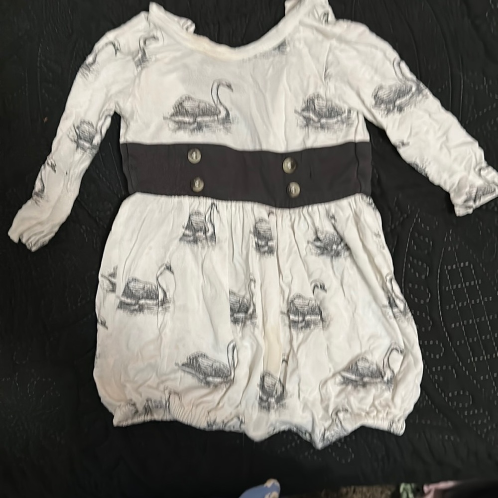 Kate Quinn swan bubble romper 6-12 months